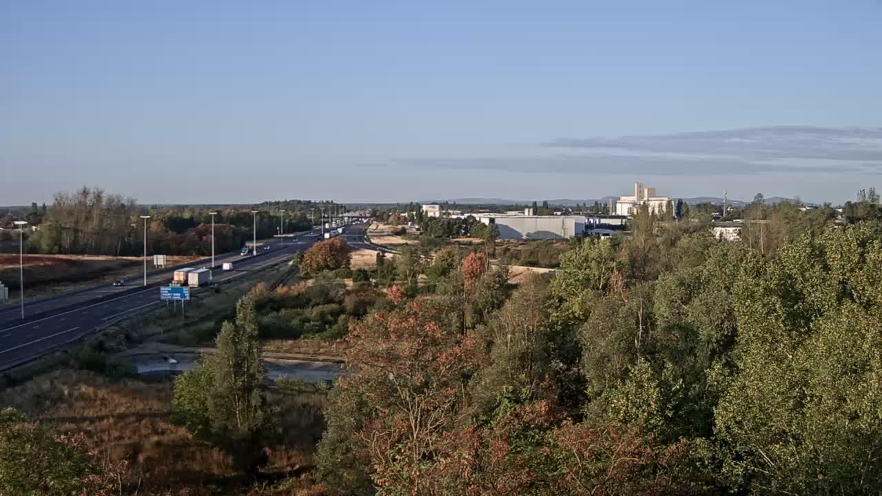 bifurcation-des-autoroutes-a31-et-a6-prs-de-beaune-vue-oriente-vers-lyon-1788249468.jpg