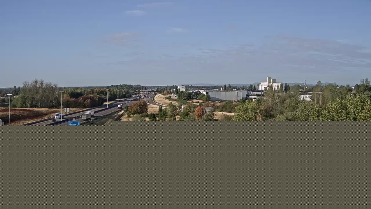 bifurcation-des-autoroutes-a31-et-a6-prs-de-beaune-vue-oriente-vers-lyon-1788253062.jpg