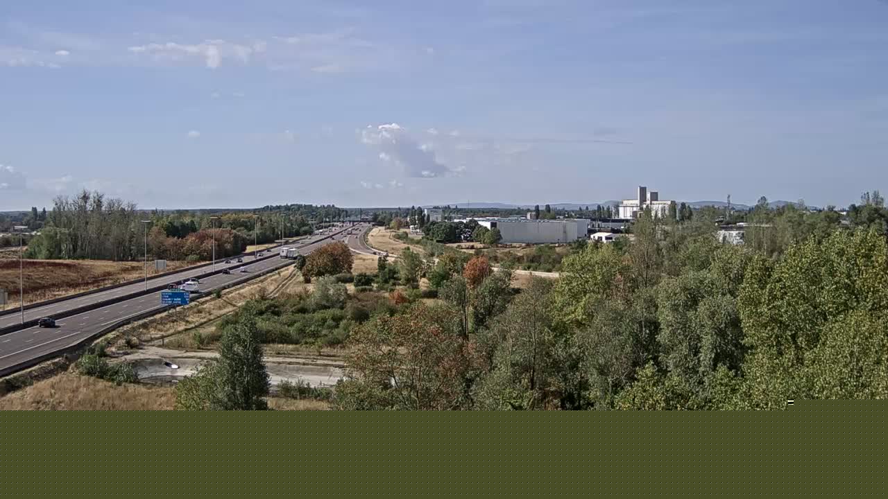 bifurcation-des-autoroutes-a31-et-a6-prs-de-beaune-vue-oriente-vers-lyon-1788260414.jpg