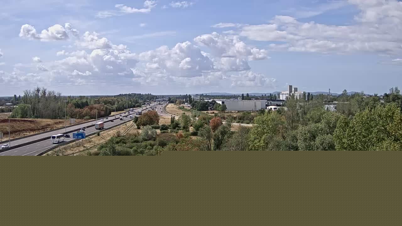 bifurcation-des-autoroutes-a31-et-a6-prs-de-beaune-vue-oriente-vers-lyon-1788263865.jpg