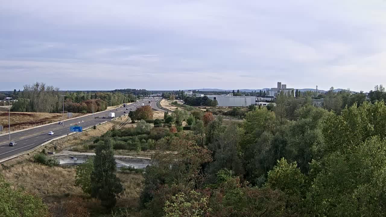 bifurcation-des-autoroutes-a31-et-a6-prs-de-beaune-vue-oriente-vers-lyon-1788289041.jpg