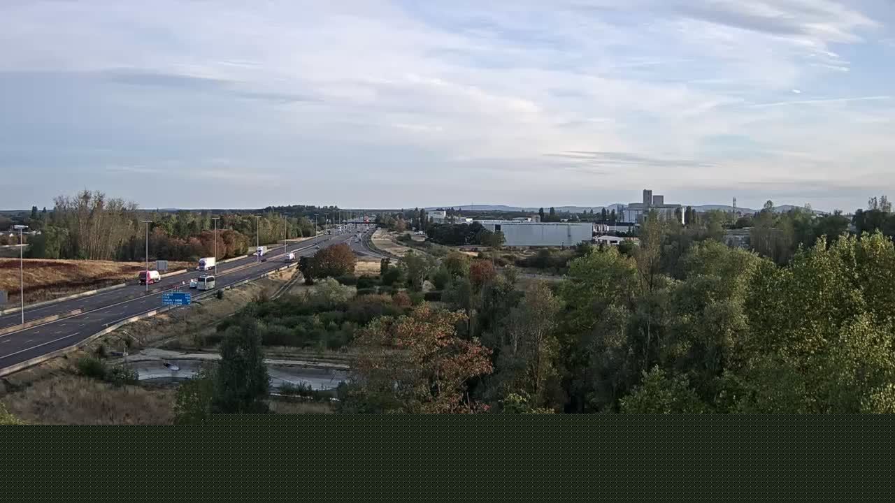 bifurcation-des-autoroutes-a31-et-a6-prs-de-beaune-vue-oriente-vers-lyon-1788292883.jpg