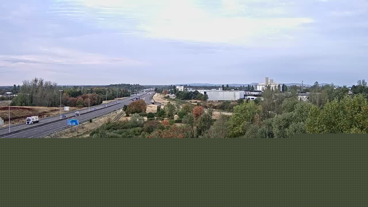 bifurcation-des-autoroutes-a31-et-a6-prs-de-beaune-vue-oriente-vers-lyon-1788335996.jpg