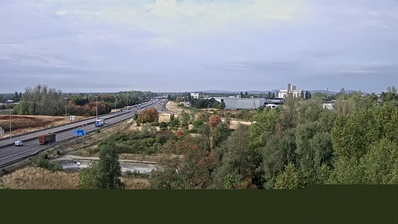 bifurcation-des-autoroutes-a31-et-a6-prs-de-beaune-vue-oriente-vers-lyon-1788339540.jpg