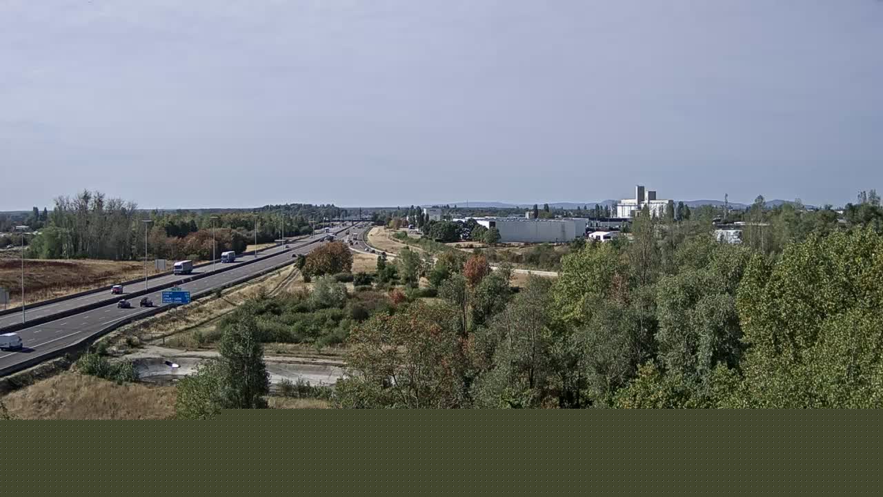 bifurcation-des-autoroutes-a31-et-a6-prs-de-beaune-vue-oriente-vers-lyon-1788346622.jpg