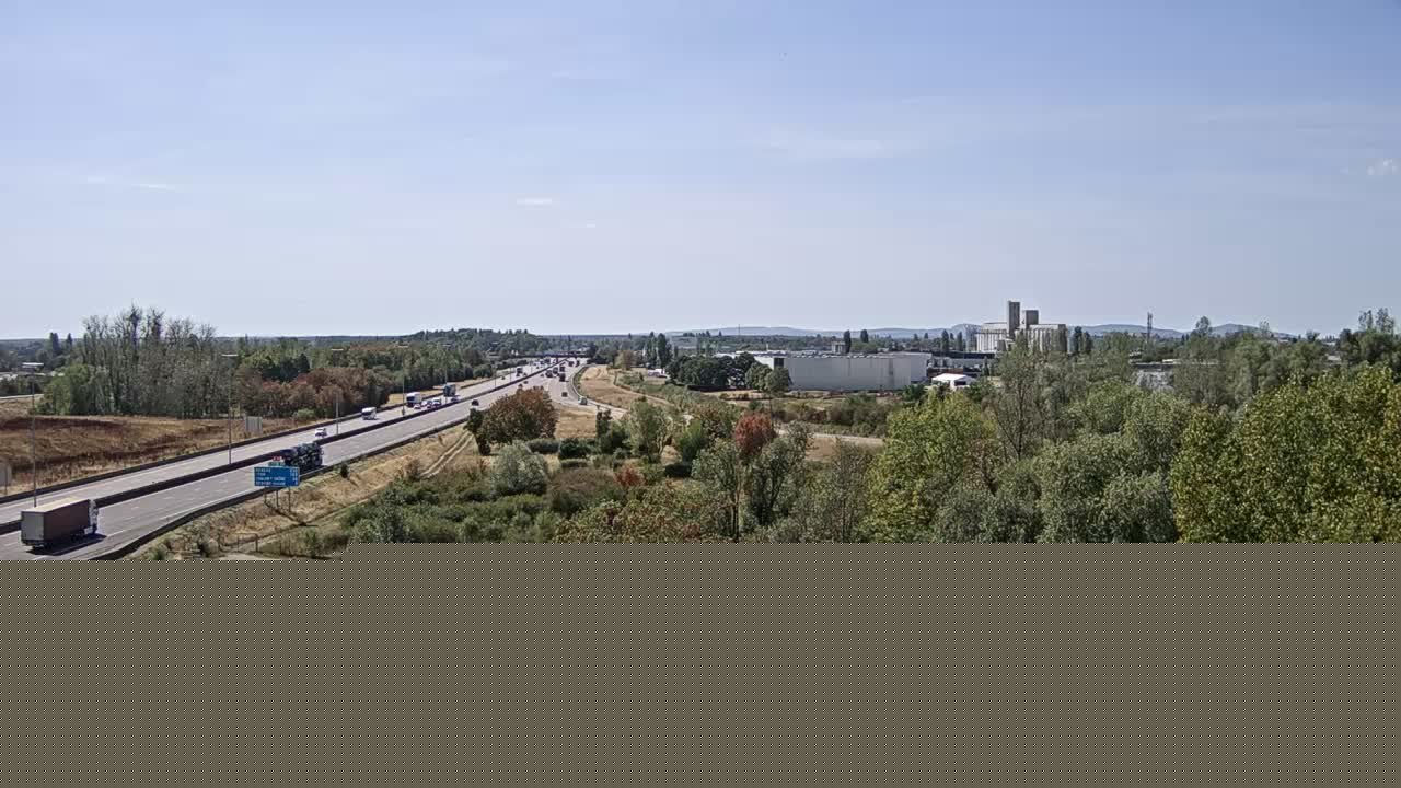 bifurcation-des-autoroutes-a31-et-a6-prs-de-beaune-vue-oriente-vers-lyon-1788354011.jpg