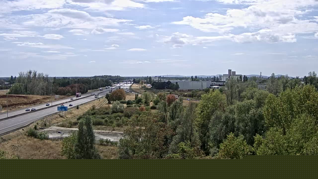 bifurcation-des-autoroutes-a31-et-a6-prs-de-beaune-vue-oriente-vers-lyon-1788361074.jpg
