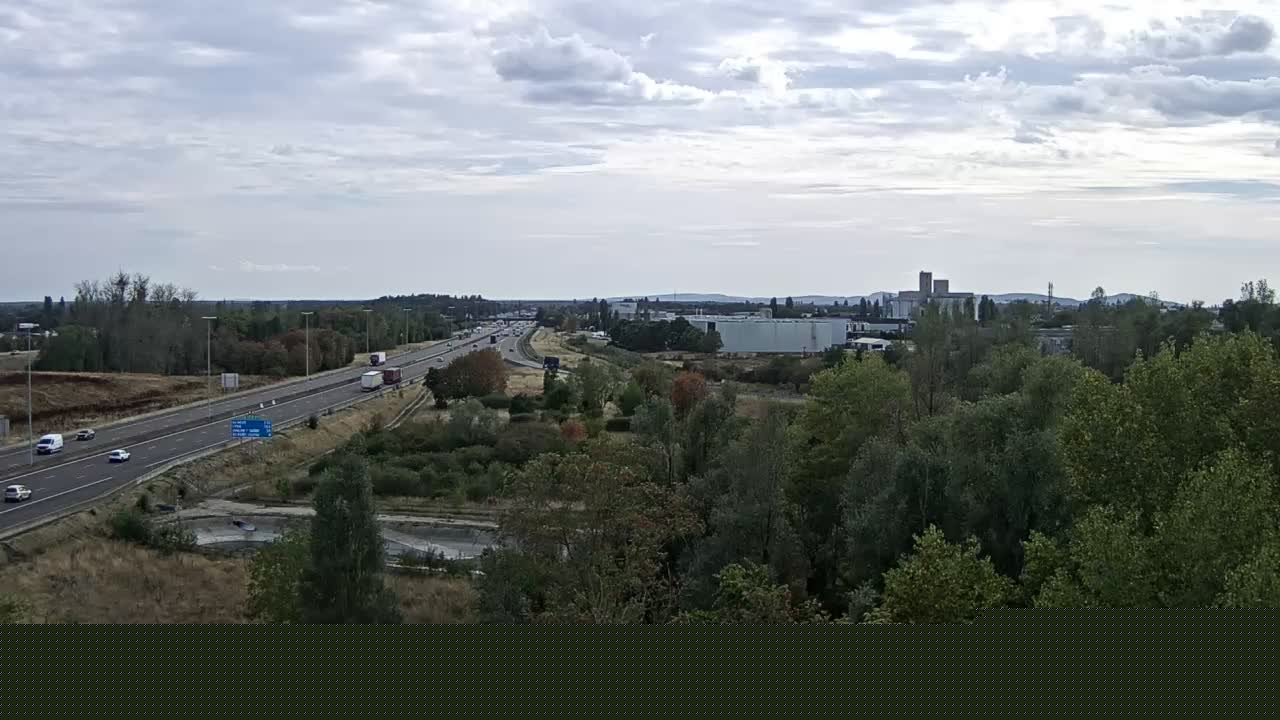 bifurcation-des-autoroutes-a31-et-a6-prs-de-beaune-vue-oriente-vers-lyon-1788368321.jpg