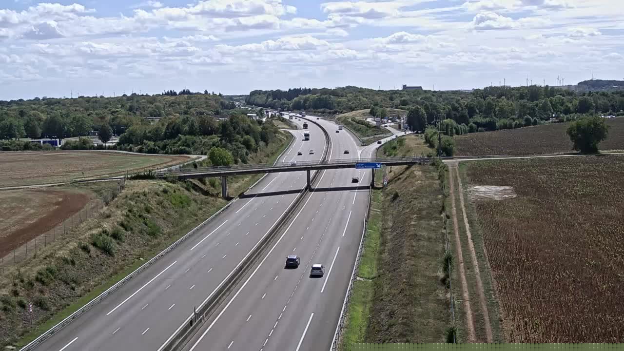 autoroute-a31-entre-dijon-et-langres-au-niveau-des-aires-de-service-de-langres-vue-oriente-vers-dijon-1788361116.jpg