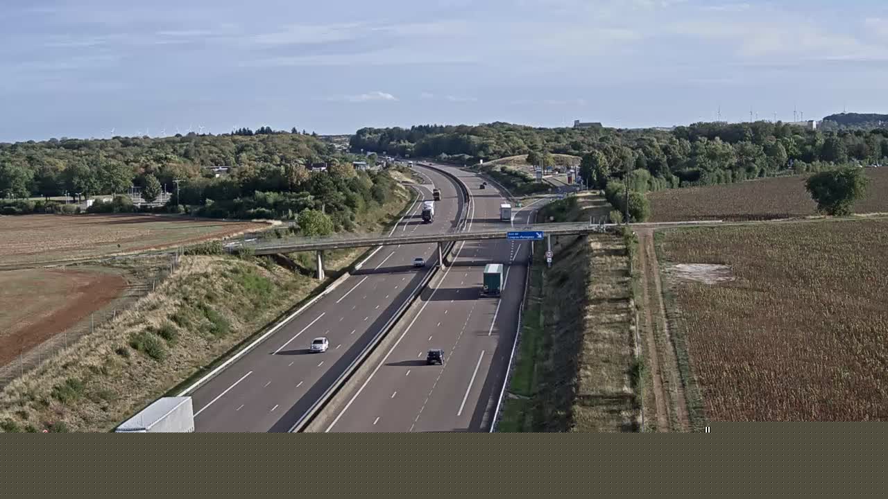 autoroute-a31-entre-dijon-et-langres-au-niveau-des-aires-de-service-de-langres-vue-oriente-vers-dijon-1788375666.jpg