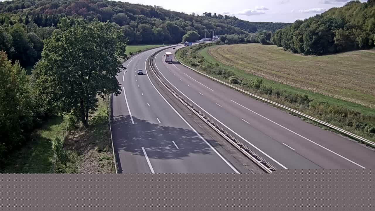 arrive-sur-la-plateforme-de-la-gare-de-page-de-st-maurice-dans-le-sens-mulhouse-beaune-1788281900.jpg