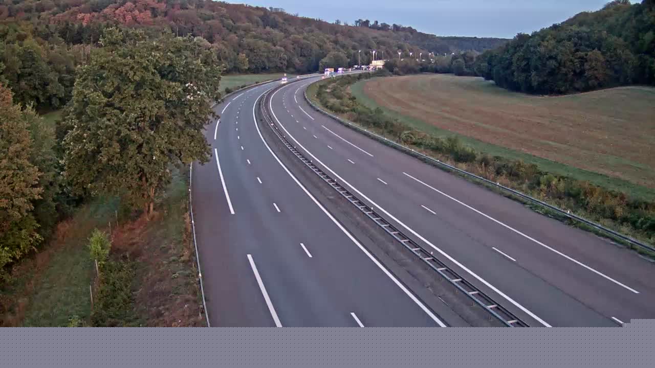 arrive-sur-la-plateforme-de-la-gare-de-page-de-st-maurice-dans-le-sens-mulhouse-beaune-1788332385.jpg