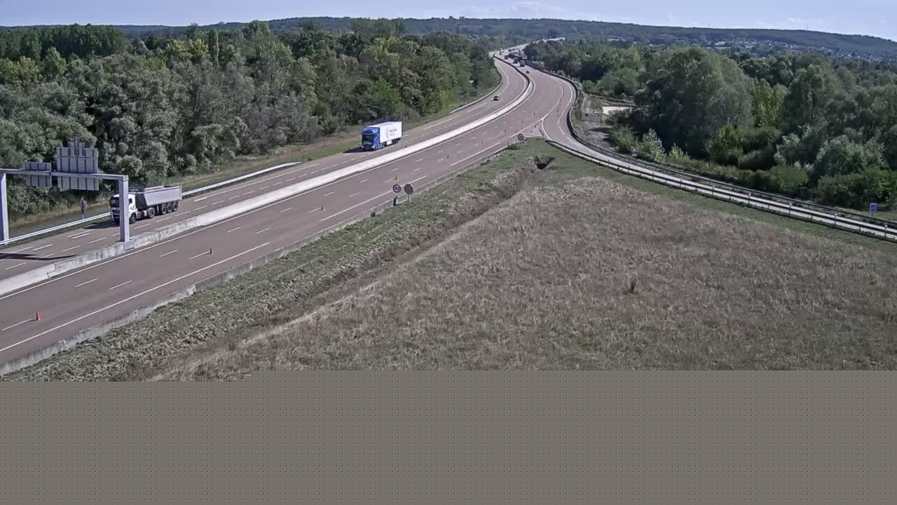 autoroute-a6-prs-dauxerre-nord-vue-oriente-vers-lyon-1788349982.jpg