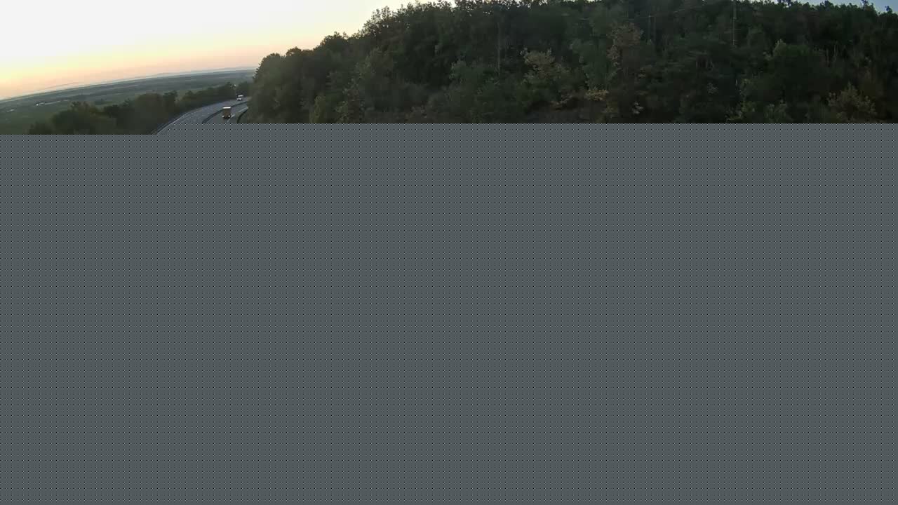 autoroute-a6-en-priphrie-de-beaune-nord-et-proximit-du-col-de-bessey-vue-oriente-en-direction-de-lyon-1788245745.jpg