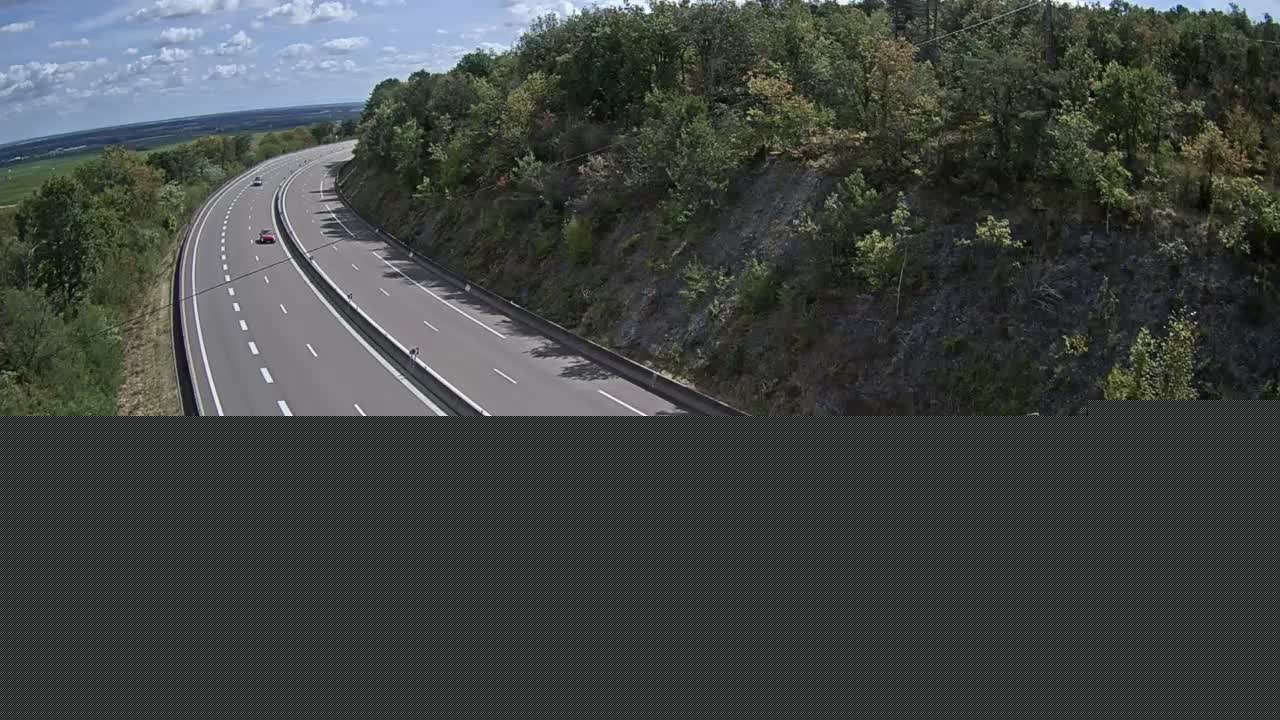 autoroute-a6-en-priphrie-de-beaune-nord-et-proximit-du-col-de-bessey-vue-oriente-en-direction-de-lyon-1788267184.jpg