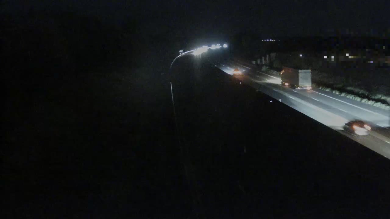 autoroute-a6-en-priphrie-de-mcon-sud-vue-oriente-vers-paris-1788400363.jpg