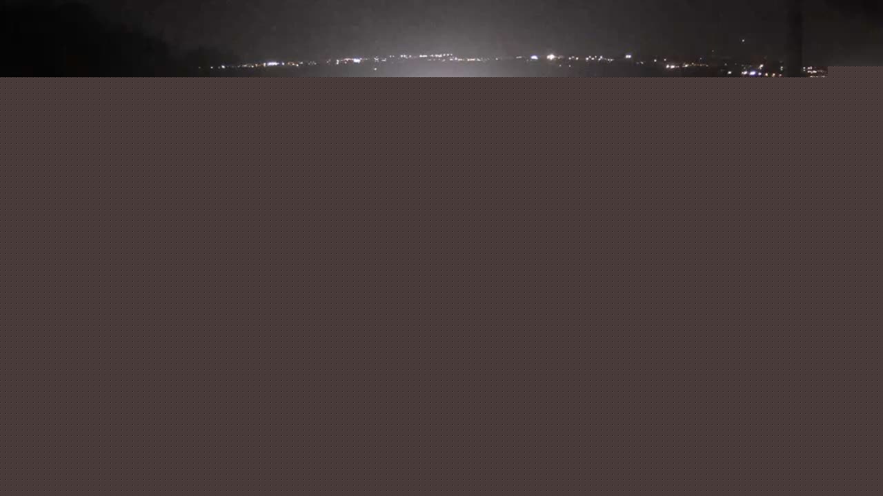 autoroute-a46-en-priphrie-de-lyon-nord-et-proximit-de-la-bifurcation-a46-a42-vue-oriente-vers-lyon-1788306999.jpg