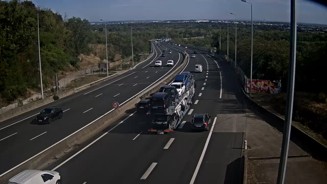 autoroute-a46-en-priphrie-de-lyon-nord-et-proximit-de-la-bifurcation-a46-a42-vue-oriente-vers-lyon-1788368180.jpg