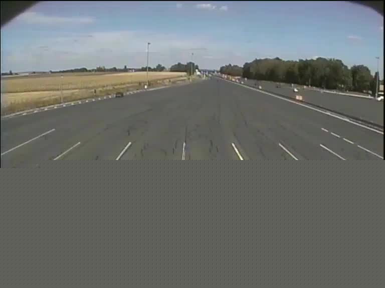 barrire-de-page-de-coutevroult-sur-lautoroute-a4-non-loin-de-marne-la-valle-vue-oriente-vers-reims-1788274372.jpg