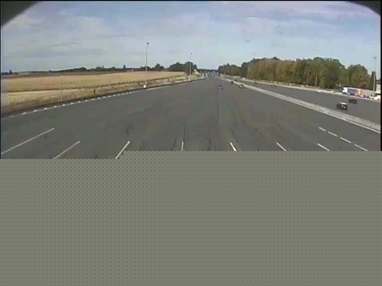 barrire-de-page-de-coutevroult-sur-lautoroute-a4-non-loin-de-marne-la-valle-vue-oriente-vers-reims-1788367969.jpg